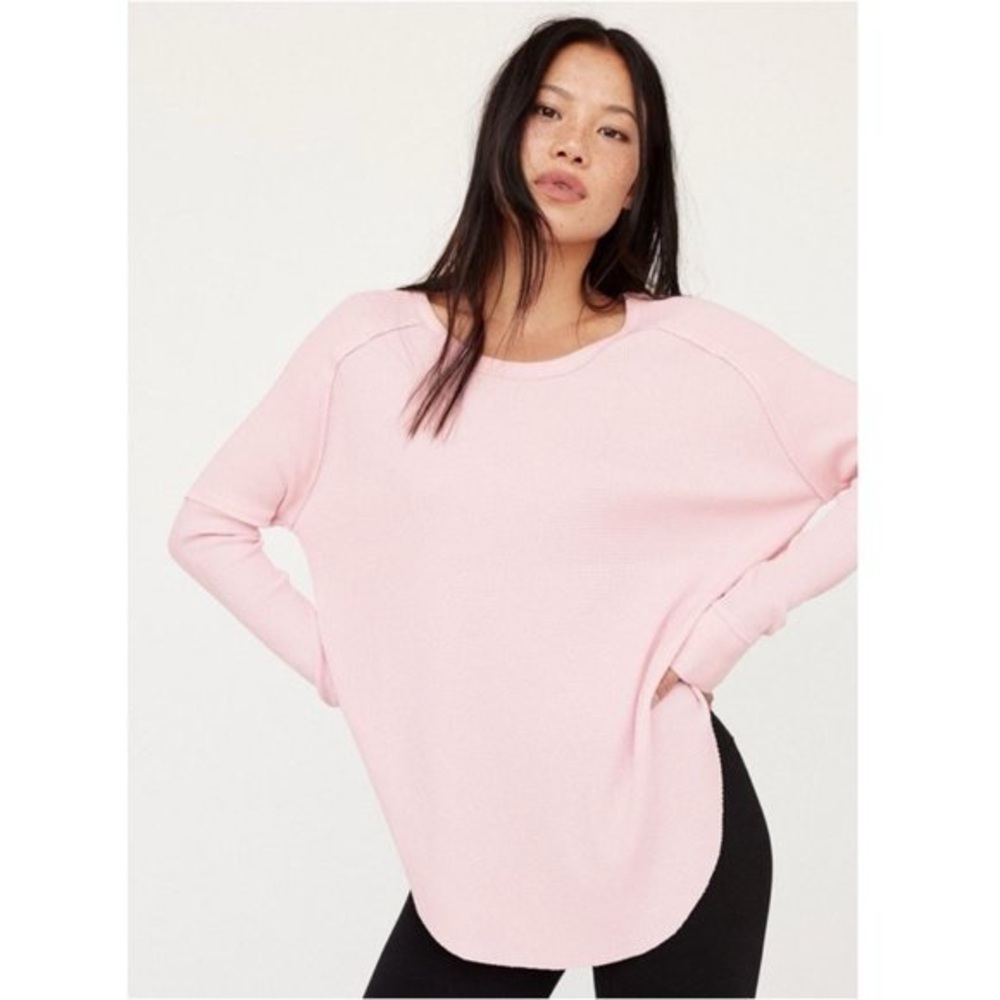 Aritzia Tna Alder Thermal Waffle knit long sleeve light pink 
Size M